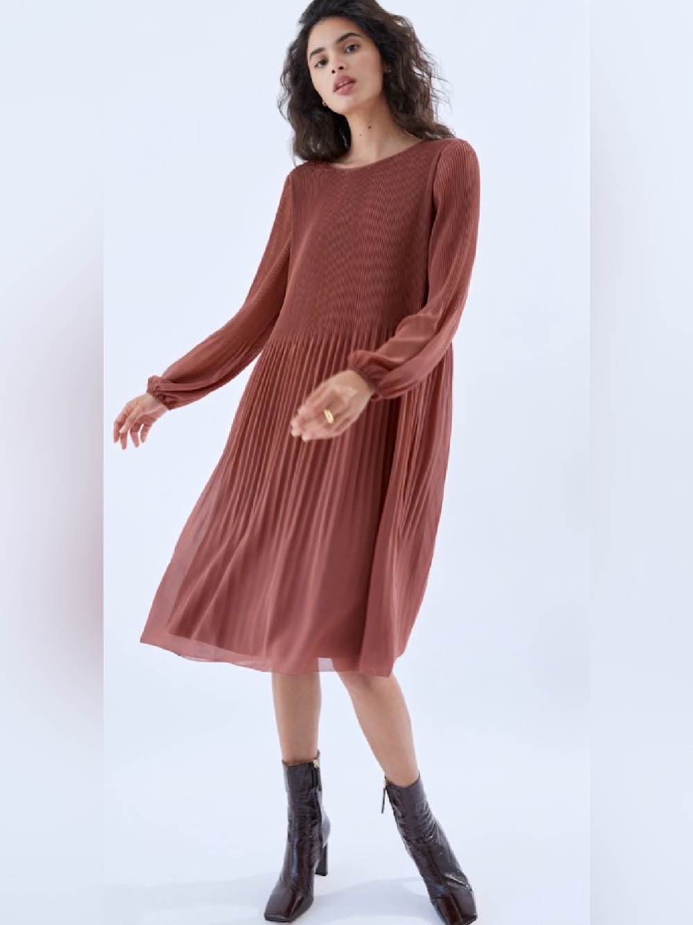 Aritzia Wilfred Daydreamer Midi Dress long sleeve micro pleated contemporary S